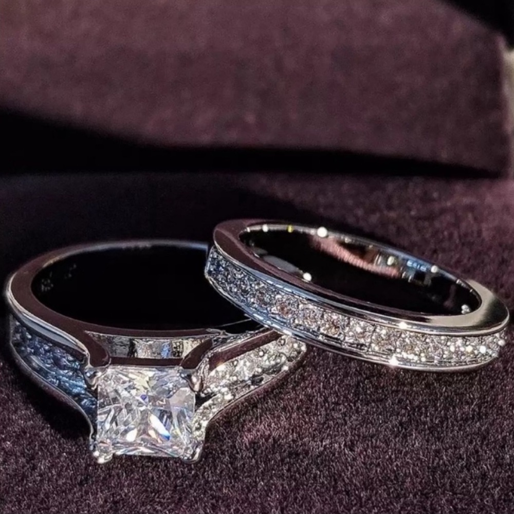NEW 925 STERLING SILVER DIAMOND ENGAGEMENT SET RING, CUTE RING, SHINY RING.